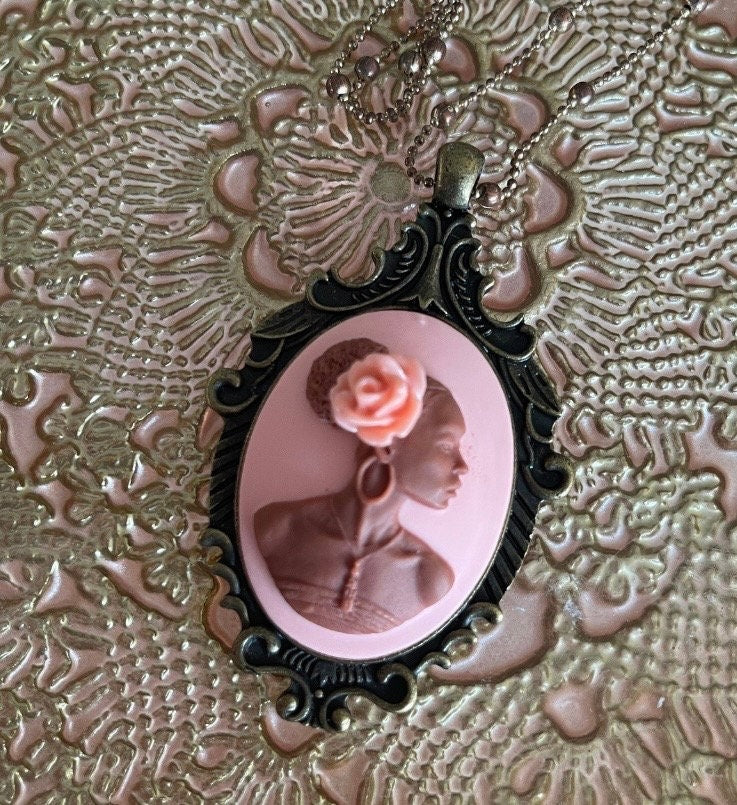 Empowering African American Cameo Necklace - Strength and Beauty Symbol TM
