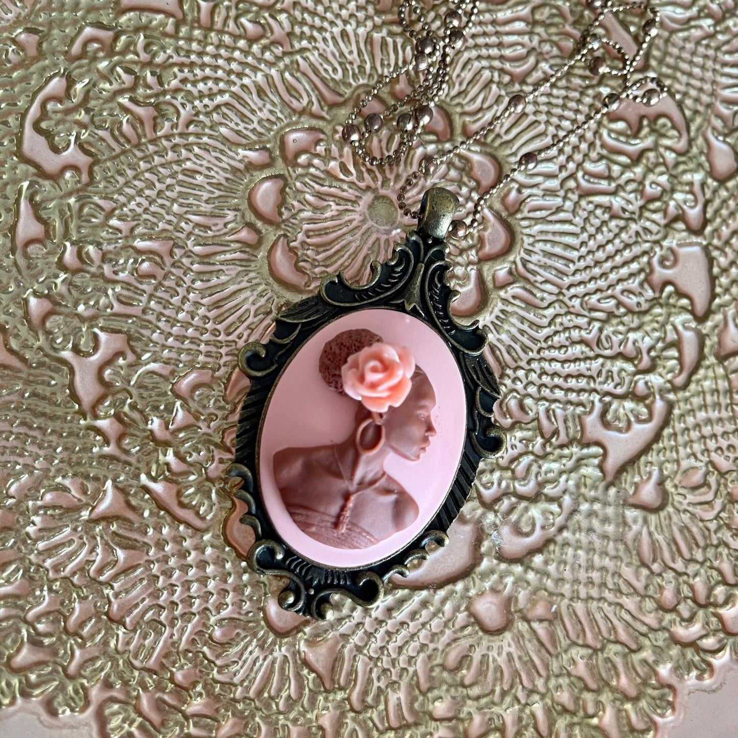 Victorian Black Lady Cameo Jewelry Set - Elegant Necklace and Earrings for Vintage Style Enthusiasts