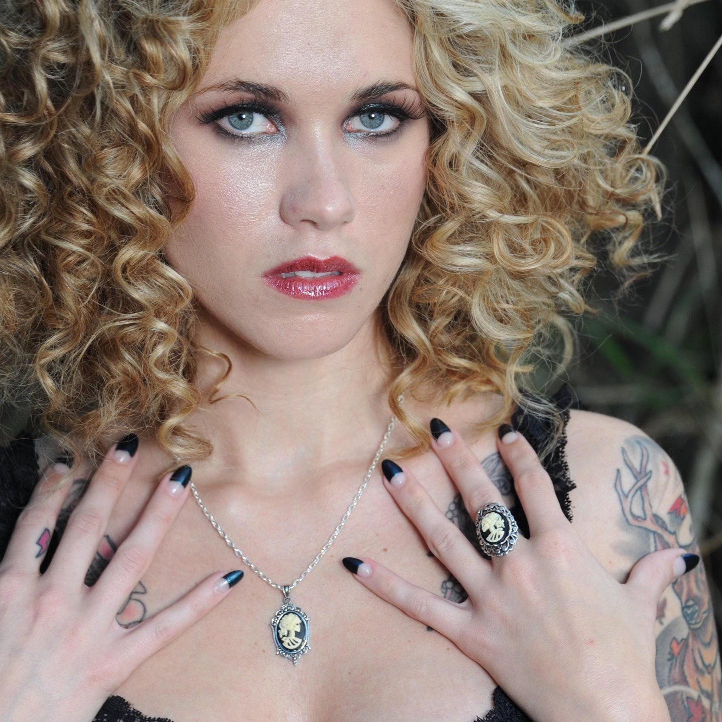 Gothic Skeleton Lady Cameo Ring - Victorian Skull Jewelry for Lolita Style
